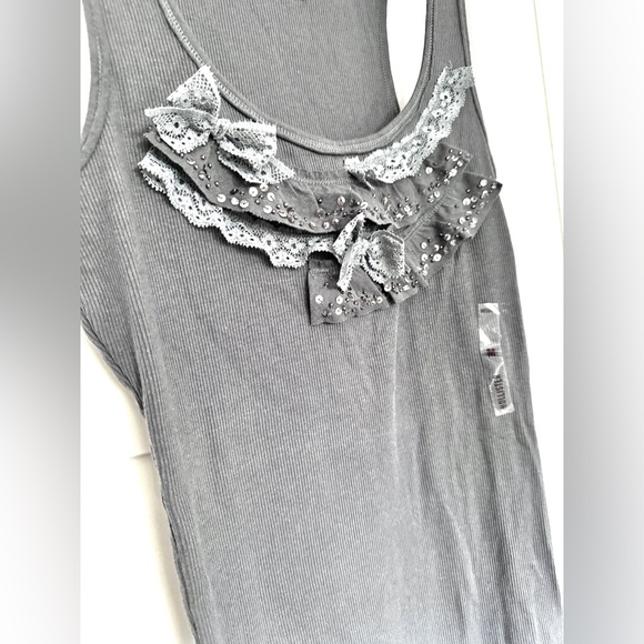 2/$15 NWT HOLLISTER Sequin Ruffle Bodice Ribbed Racerback Tank Grey Size Medium - Picture 2 of 9